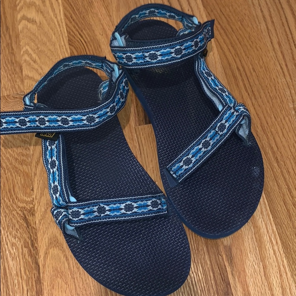 Original Universal Tevas, blue pattern